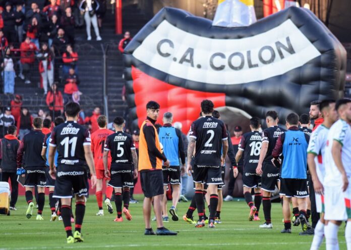 Colón derrota Colón