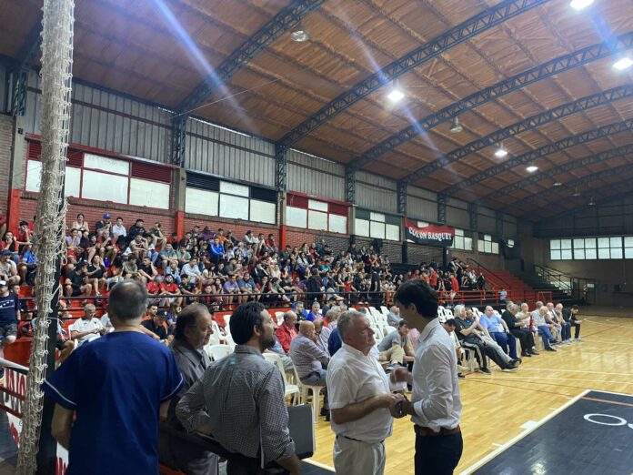 Asamblea de socios en Colón